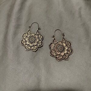 Elegant Gold Floral Earrings